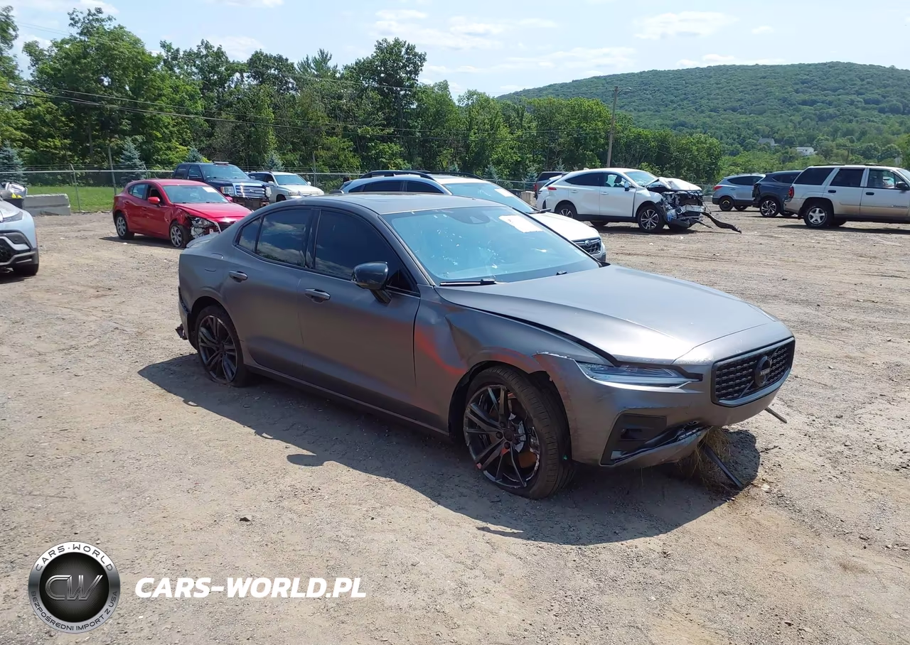 2021 Volvo S60 T6 R-Design