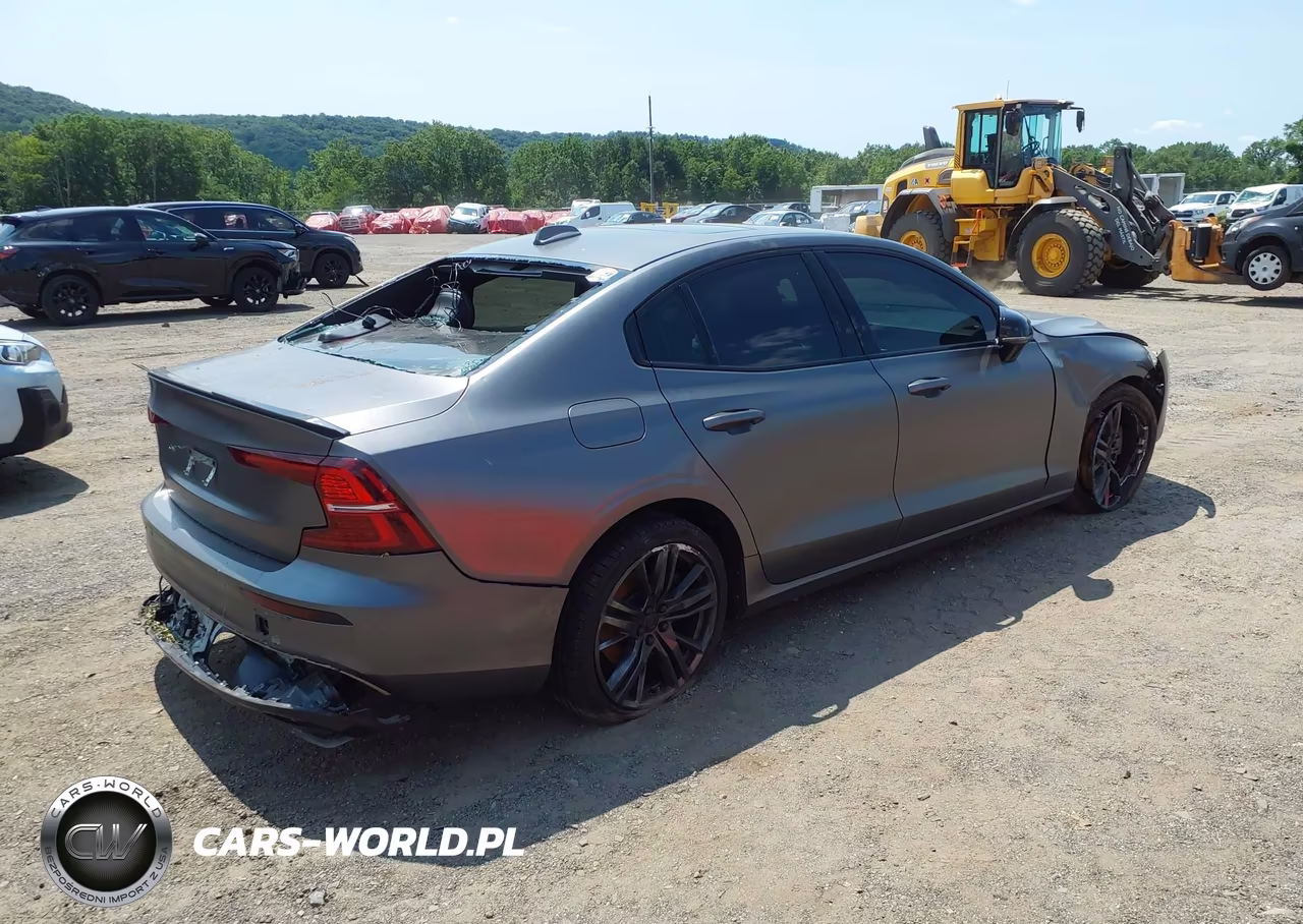 2021 Volvo S60 T6 R-Design VIN:7JRA22TM5MG080550 - 4