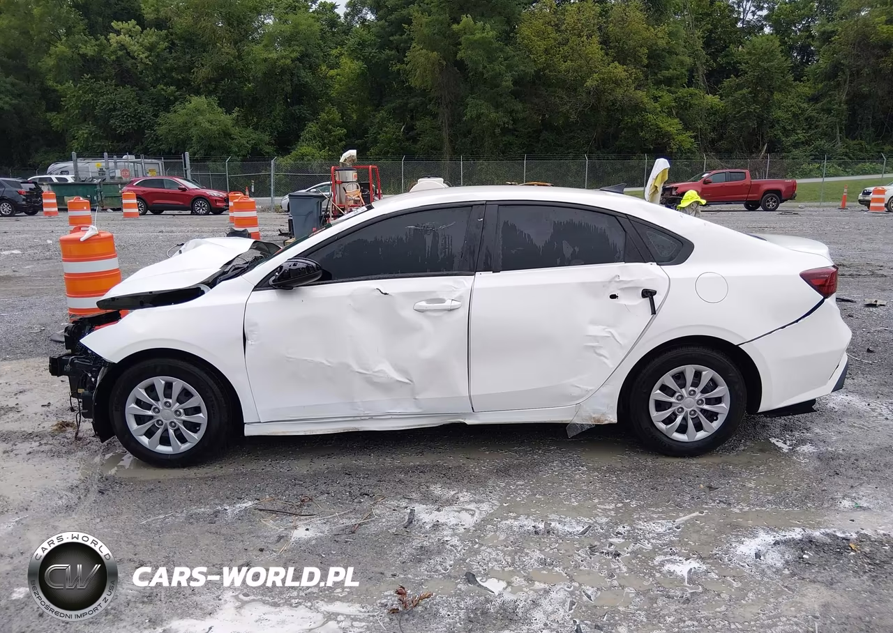 2024 Kia Forte Lx VIN:3KPF24AD9RE768738 - 15