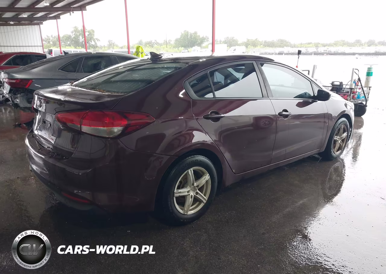 2018 Kia Forte Lx VIN:3KPFK4A76JE189110 - 4