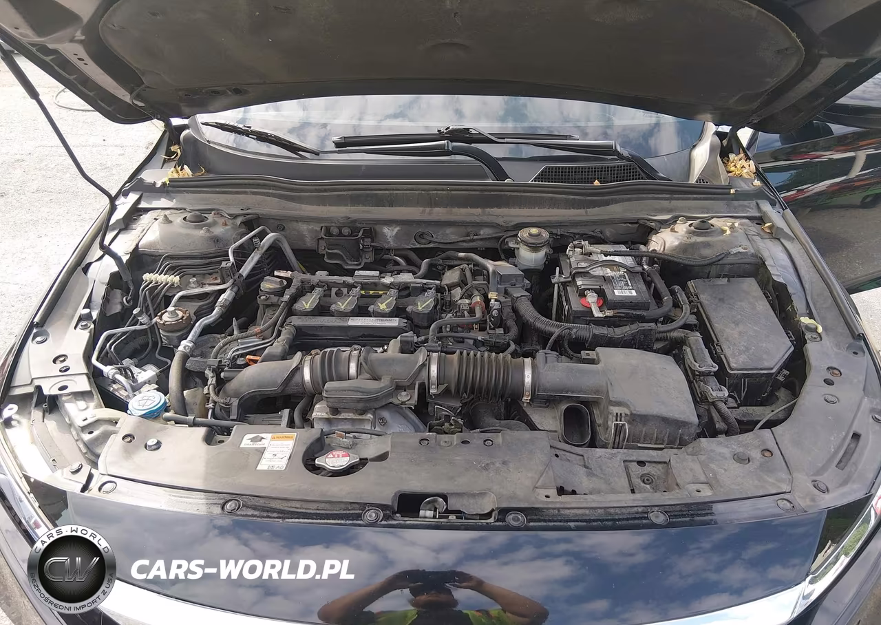 2018 Honda Accord Touring VIN:1HGCV1F99JA107023 - 10