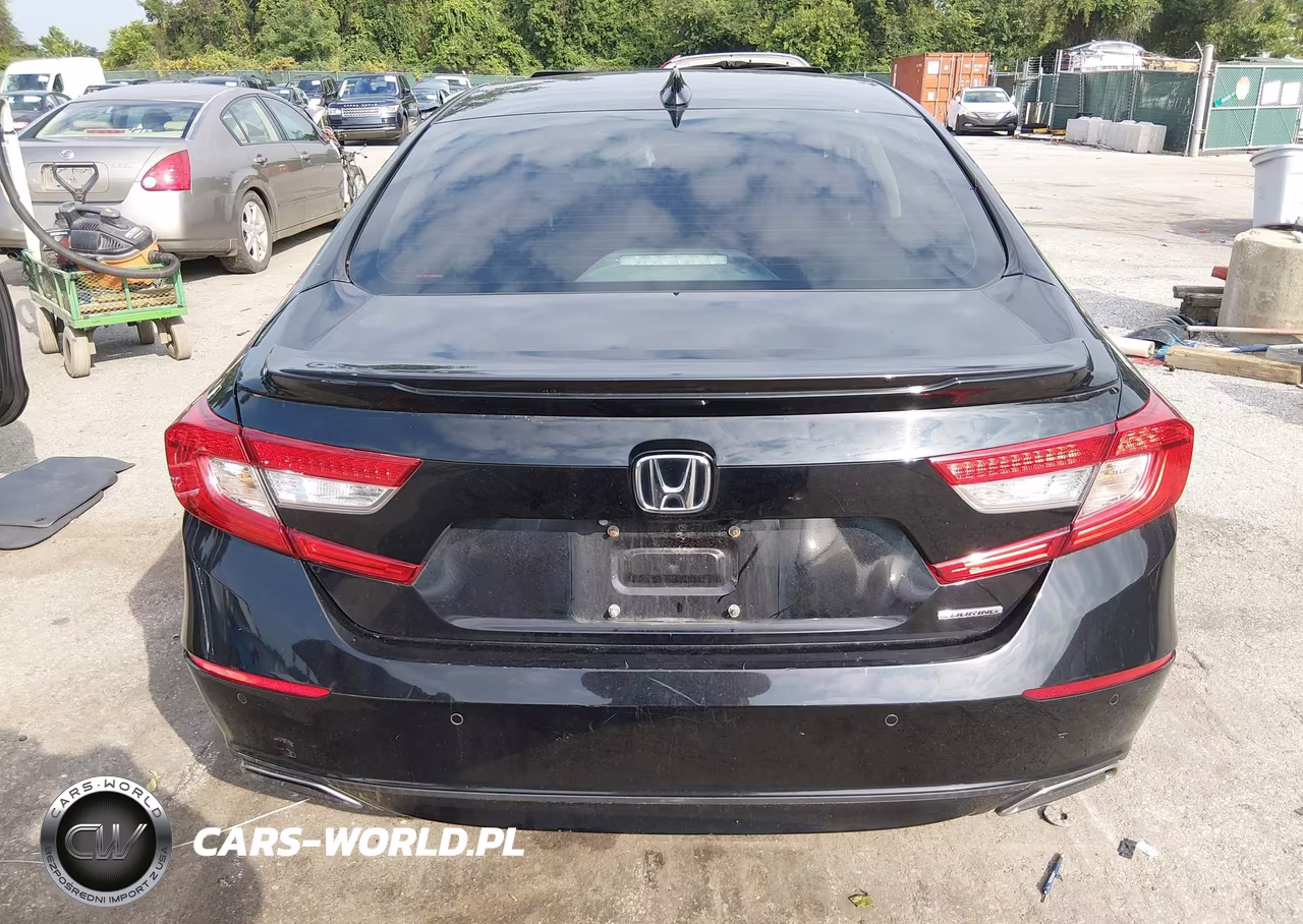 2018 Honda Accord Touring VIN:1HGCV1F99JA107023 - 16