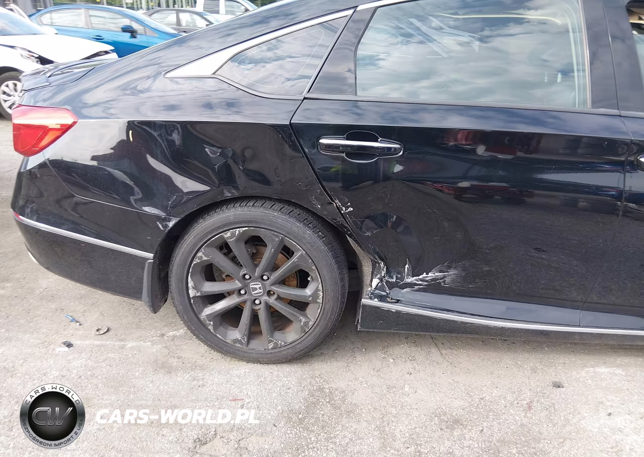 2018 Honda Accord Touring VIN:1HGCV1F99JA107023 - 6