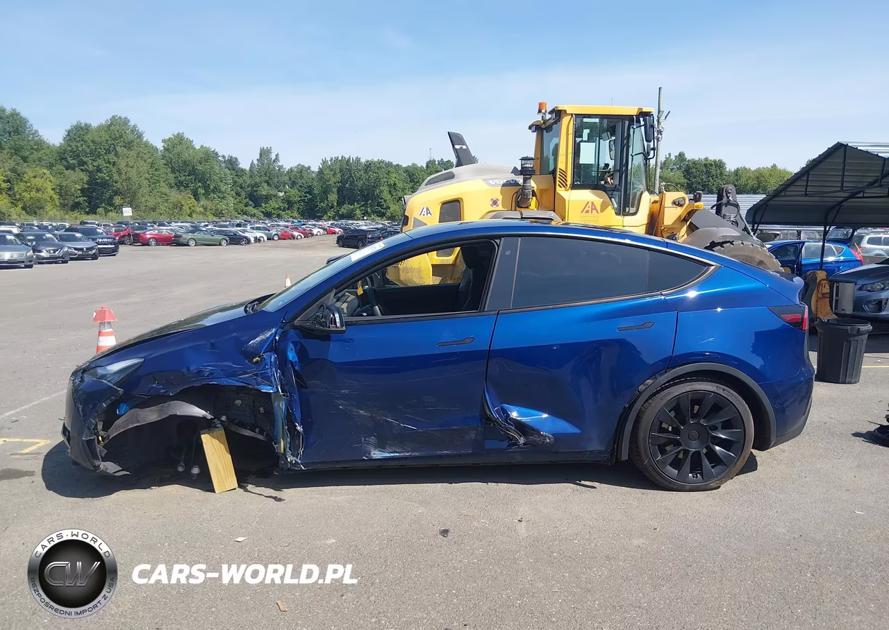 2020 Tesla Model Y Long Range Dual Motor All-Wheel Drive VIN:5YJYGDEE5LF036928 - 13