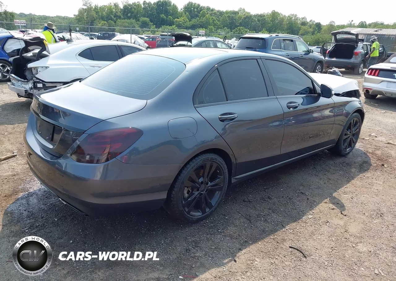 2015 Mercedes-Benz C 300 4Matic VIN:55SWF4KB1FU060232 - 4
