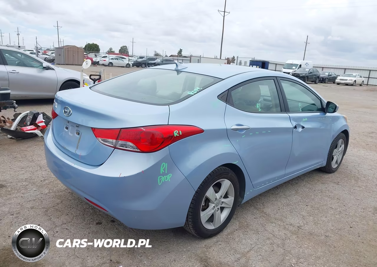 2013 Hyundai Elantra Gls VIN:KMHDH4AE9DU725327 - 4