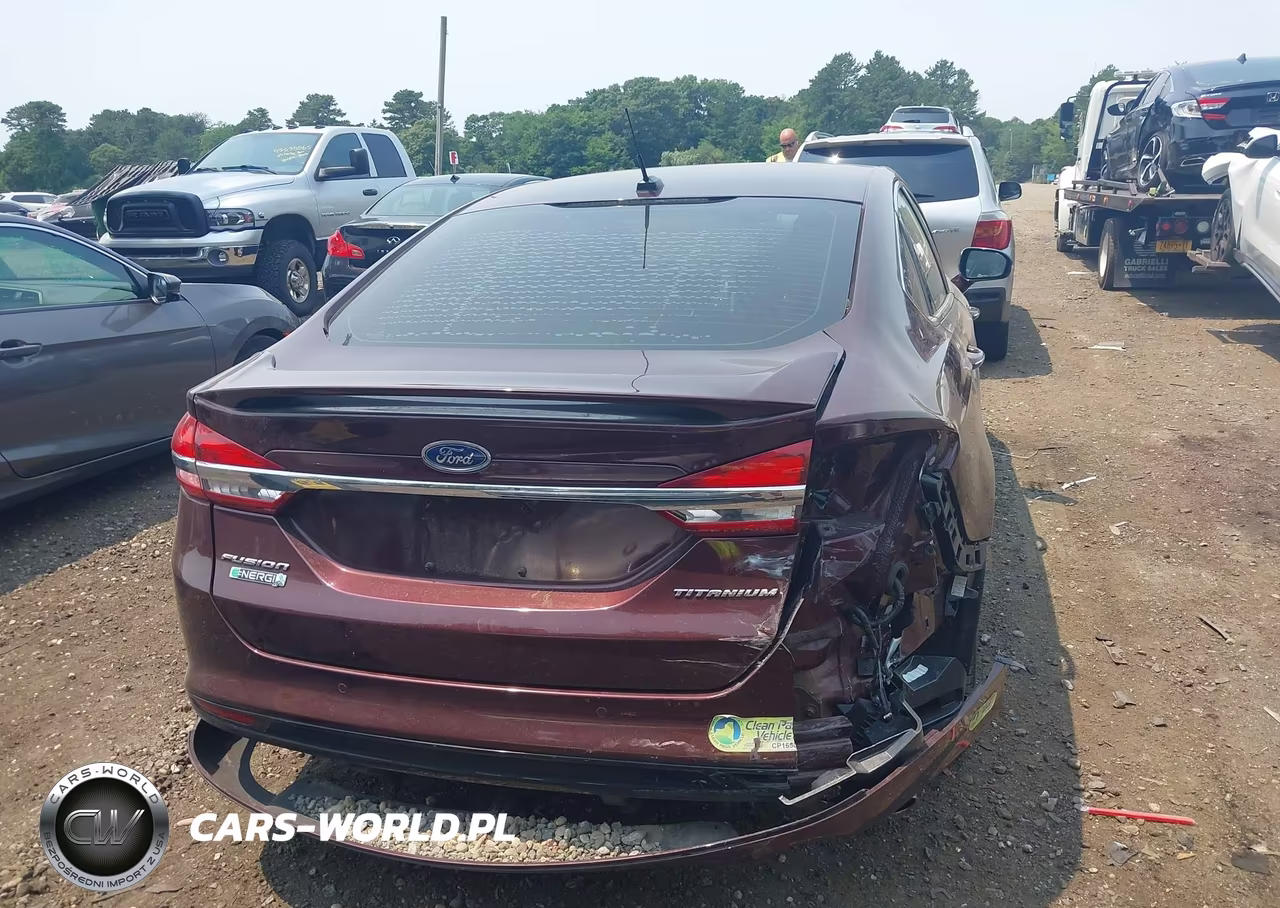 2017 Ford Fusion Energi Titanium VIN:3FA6P0SU1HR282074 - 16