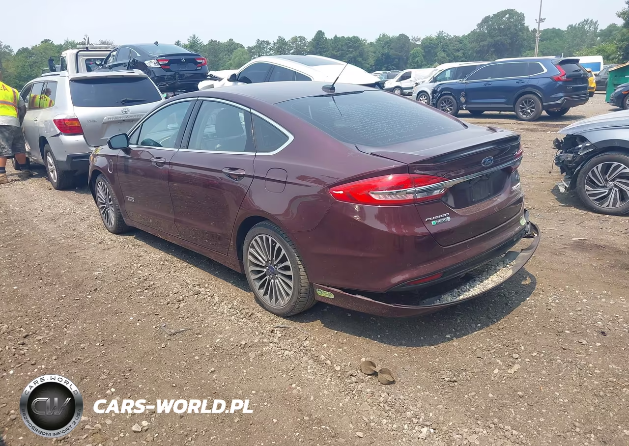 2017 Ford Fusion Energi Titanium VIN:3FA6P0SU1HR282074 - 3