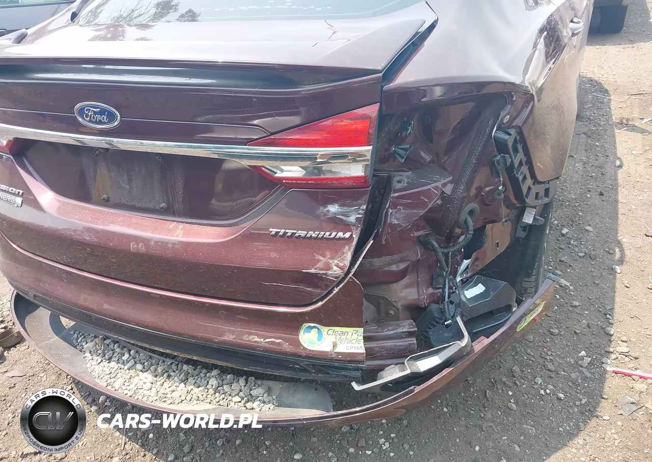 2017 Ford Fusion Energi Titanium VIN:3FA6P0SU1HR282074 - 6