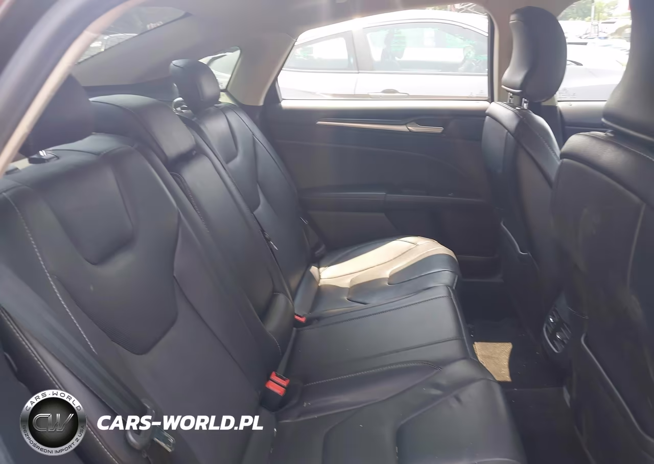 2017 Ford Fusion Energi Titanium VIN:3FA6P0SU1HR282074 - 8