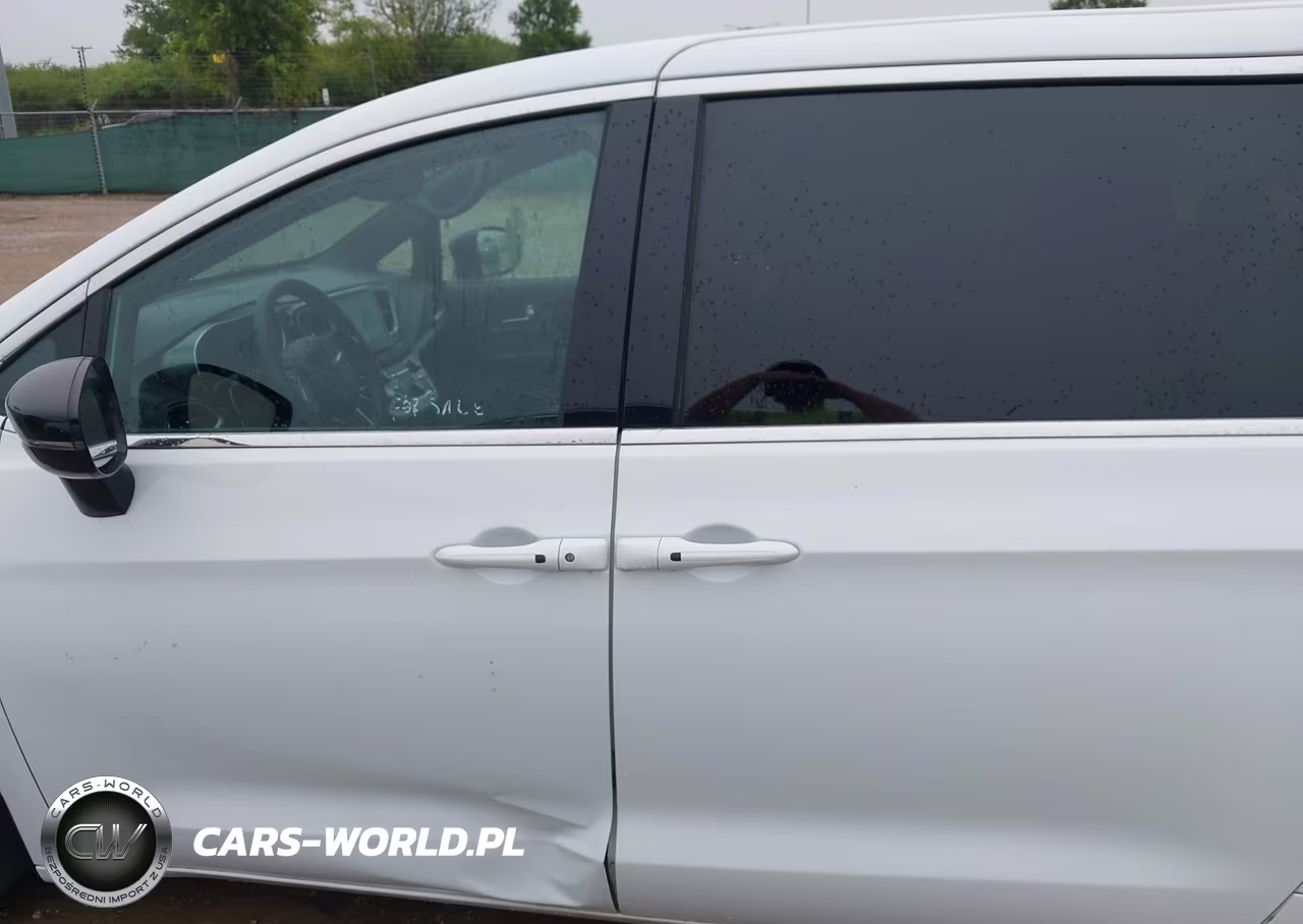 2025 Chrysler Pacifica Select VIN:2C4RC1BG8SR518638 - 14