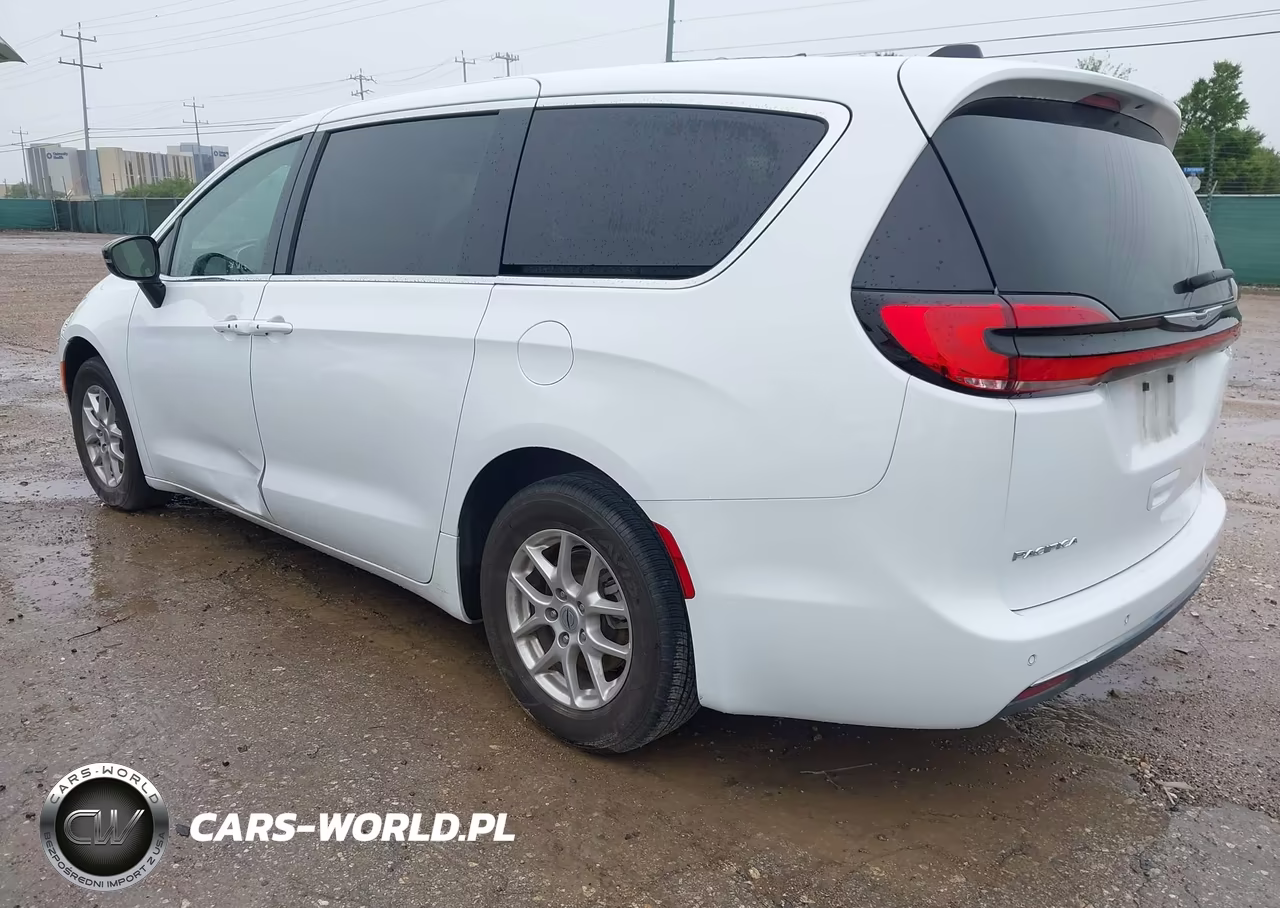 2025 Chrysler Pacifica Select VIN:2C4RC1BG8SR518638 - 3