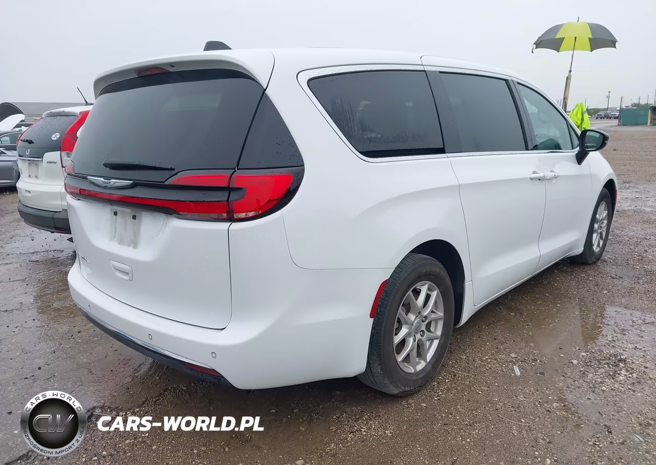 2025 Chrysler Pacifica Select VIN:2C4RC1BG8SR518638 - 4