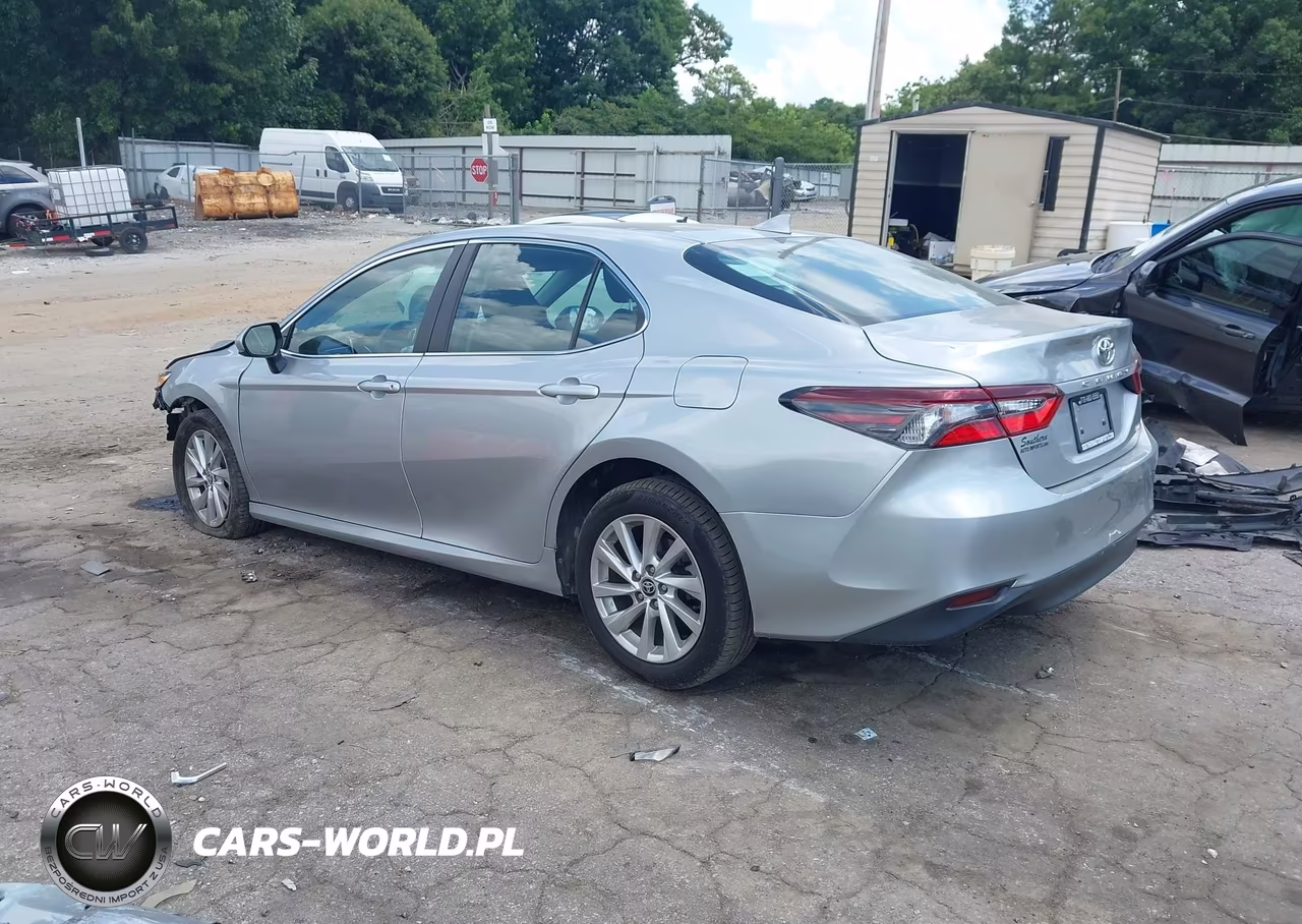 2021 Toyota Camry Le VIN:4T1C11AK3MU440417 - 3
