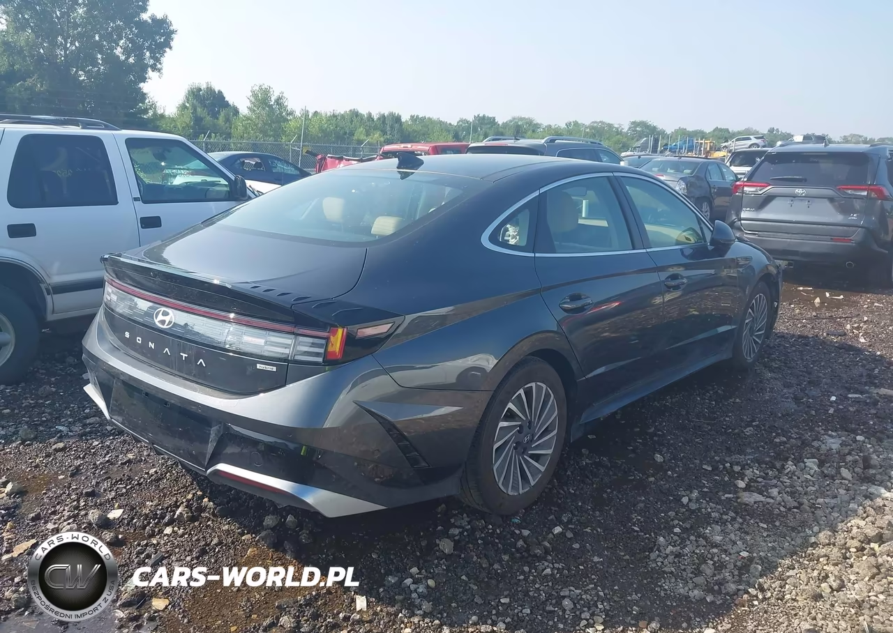 2024 Hyundai Sonata Hybrid Limited VIN:KMHL54JJ3RA091250 - 4