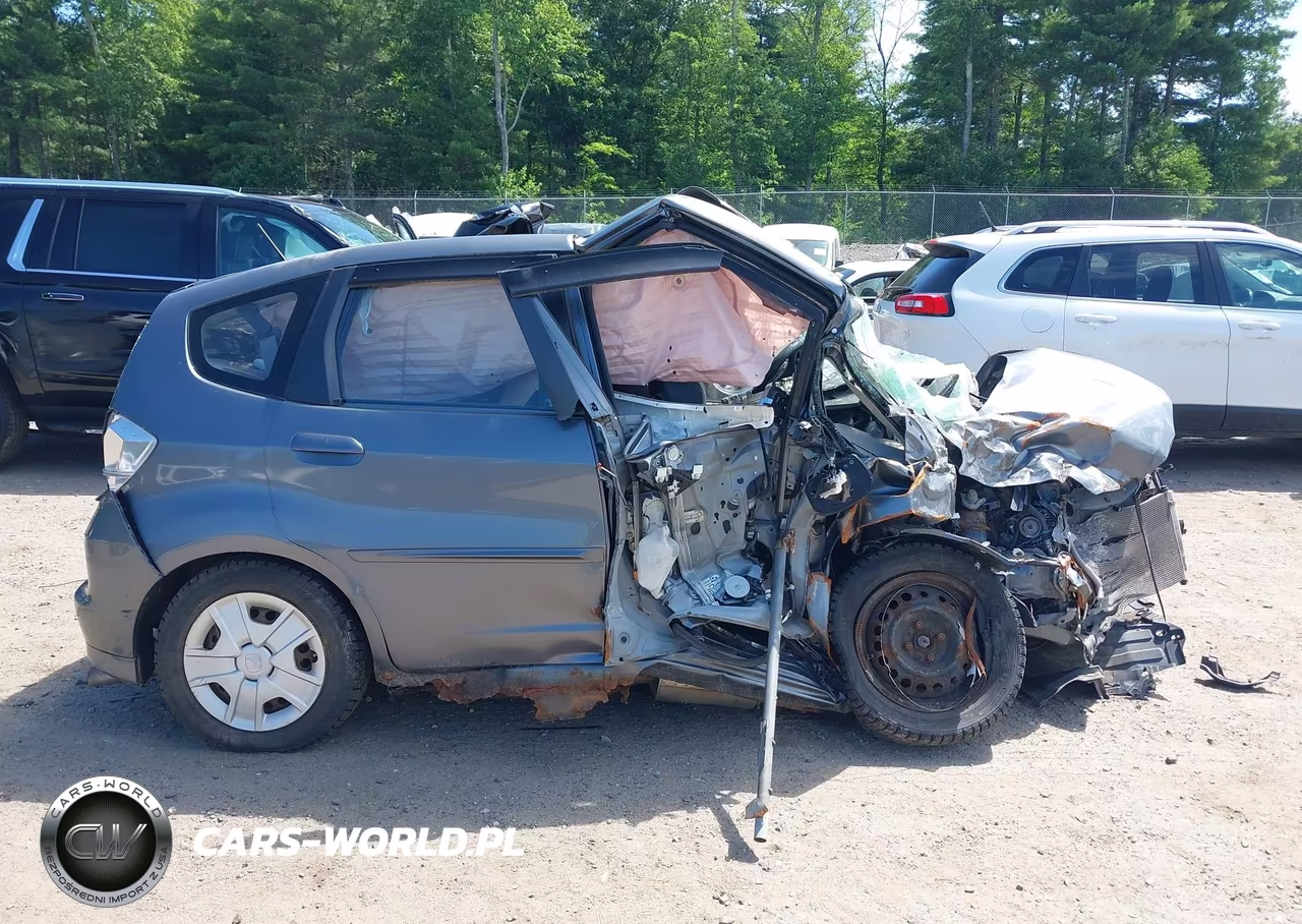 2012 Honda Fit VIN:JHMGE8G37CS007579 - 13