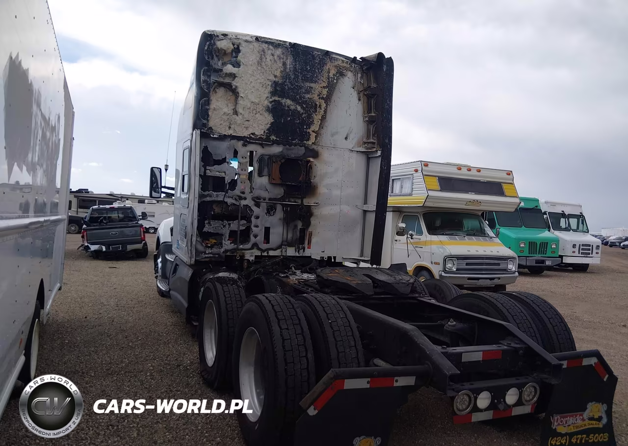 2016 Kenworth Construction T680 VIN:1XKYD49XXGJ475582 - 3