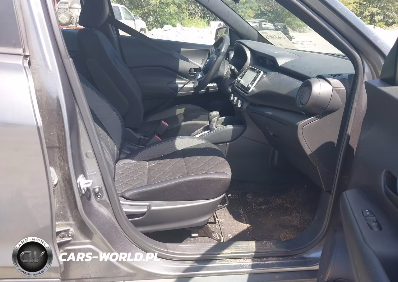 2018 Nissan Kicks S VIN:3N1CP5CU7JL515749 - 5