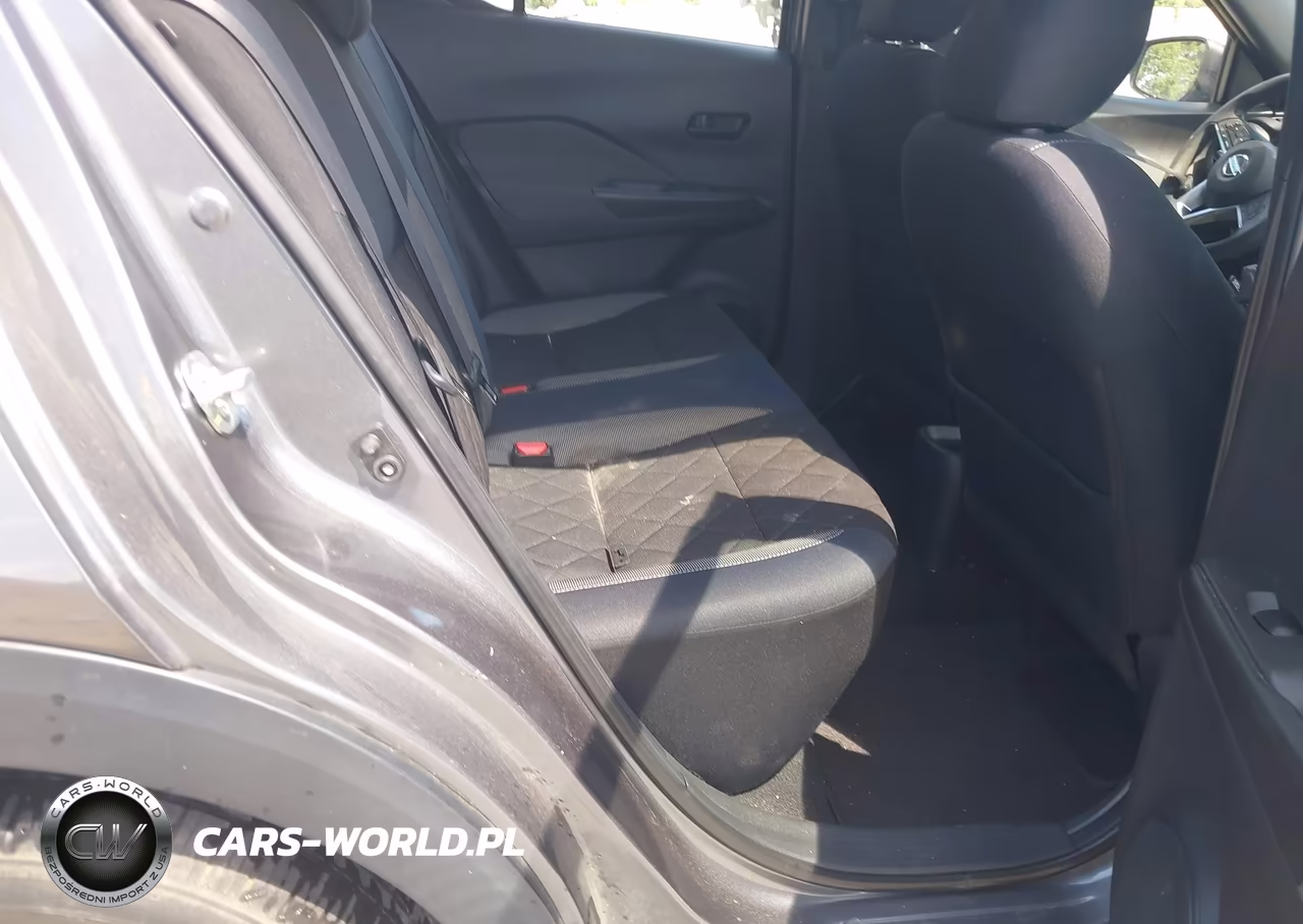 2018 Nissan Kicks S VIN:3N1CP5CU7JL515749 - 8