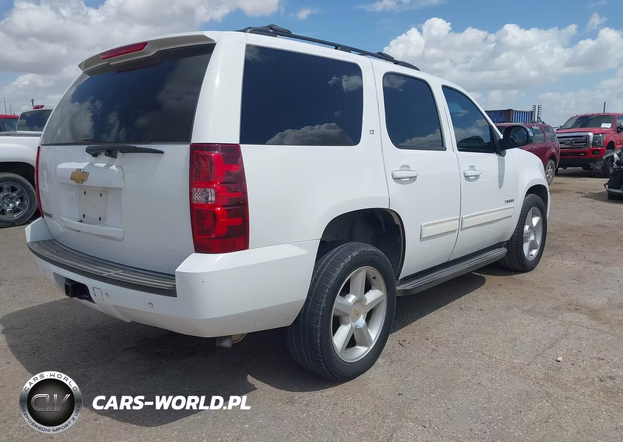 2013 Chevrolet Tahoe Lt VIN:1GNSCBE05DR296842 - 4