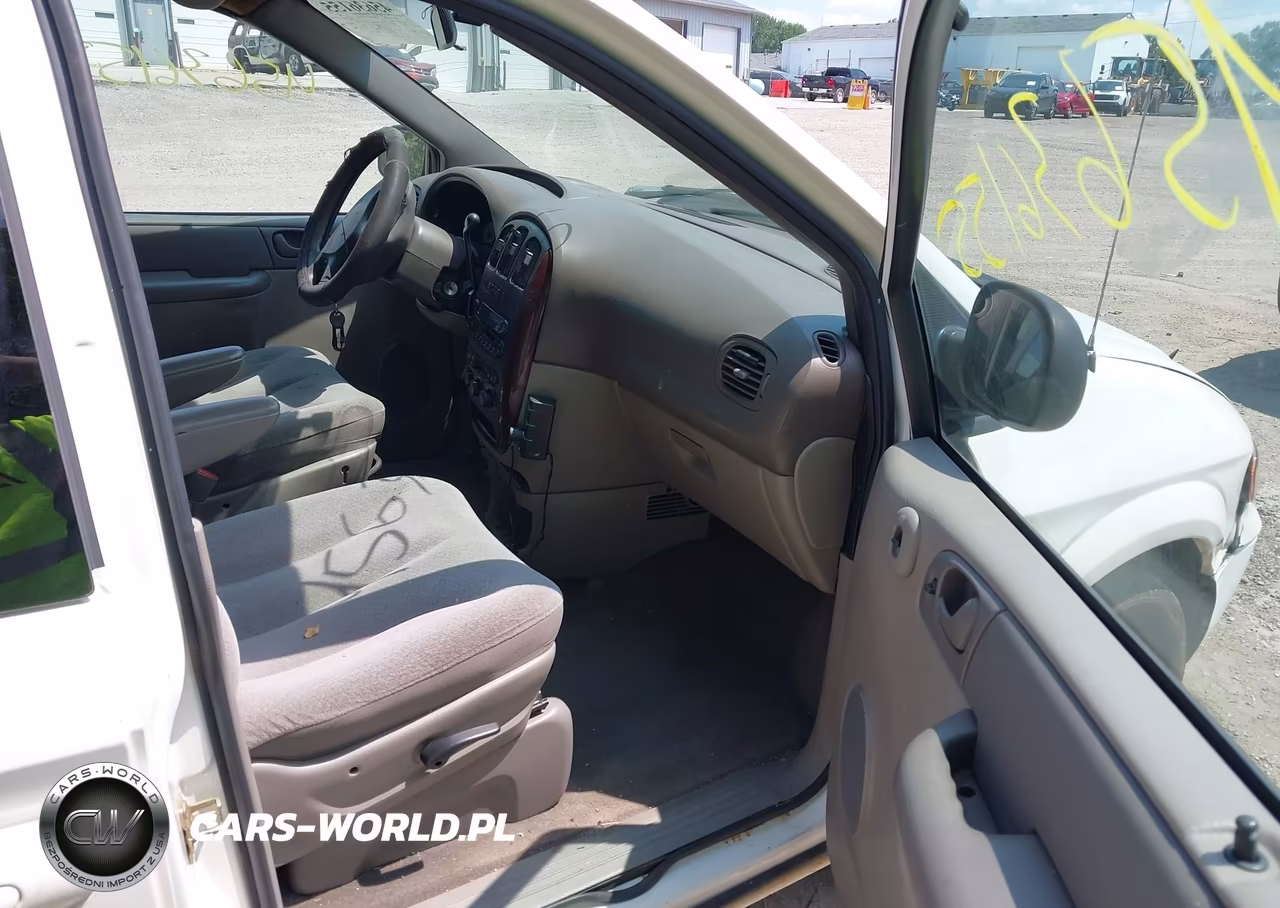 2003 Chrysler Town & Country VIN:2C4GP24303R243277 - 5