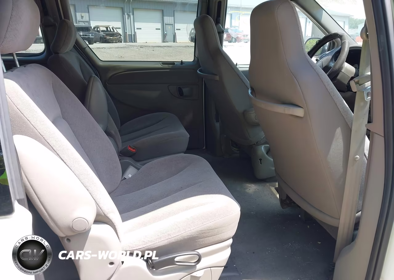 2003 Chrysler Town & Country VIN:2C4GP24303R243277 - 8