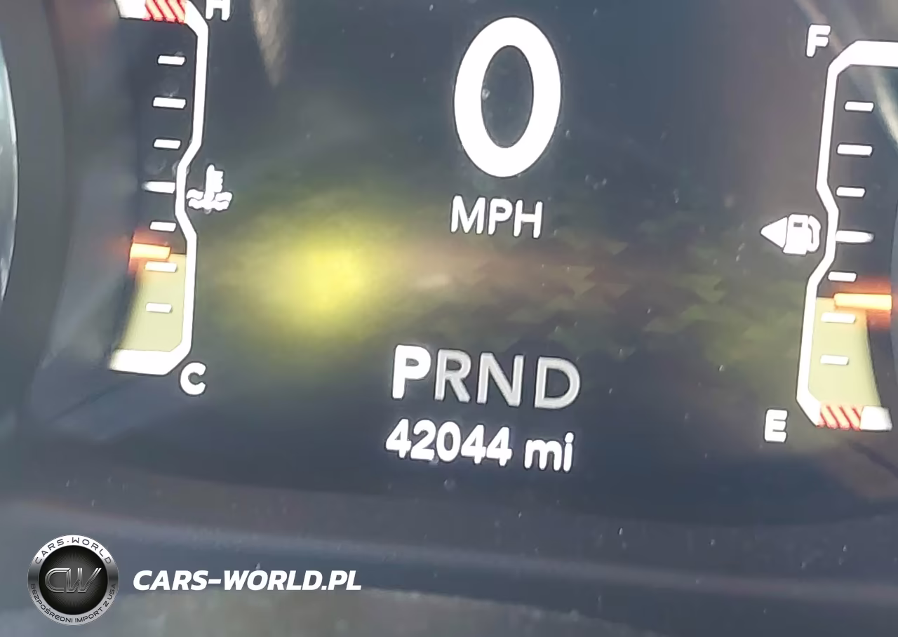 2019 Jeep Wrangler Unlimited Sahara Altitude 4X4 VIN:1C4HJXEN7KW661697 - 15