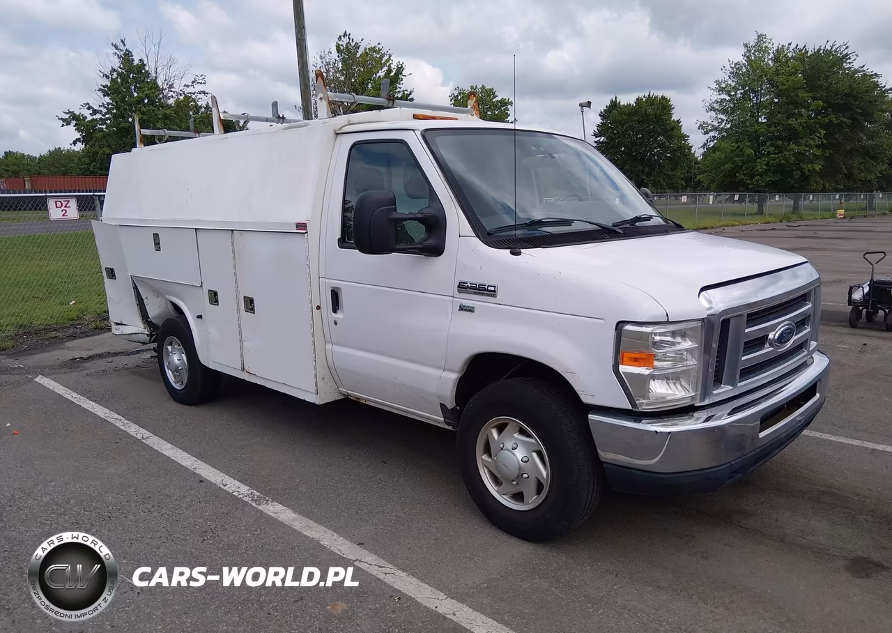 2013 Ford E-350 Cutaway – zdjęcie 1 z 17