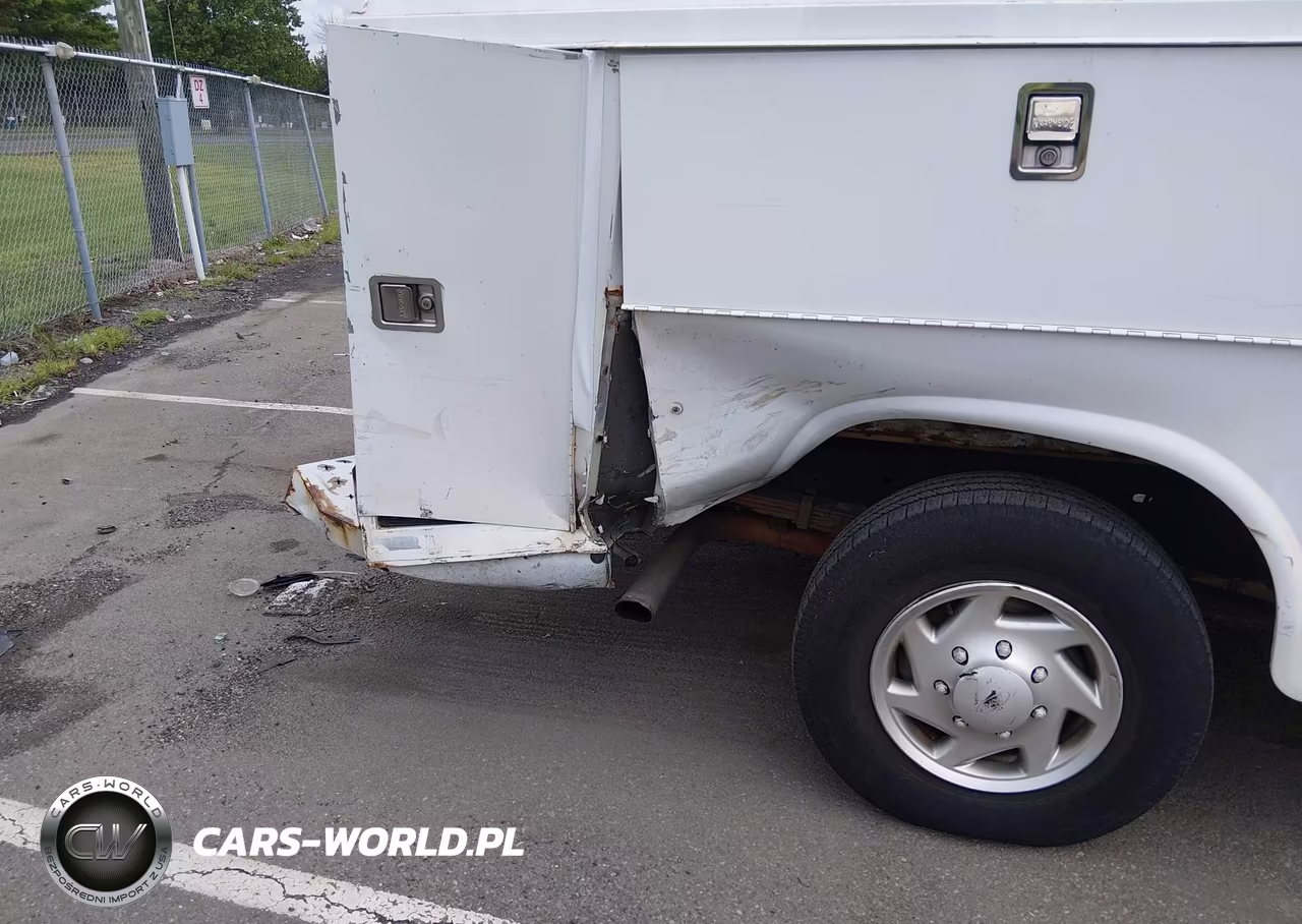 2013 Ford E-350 Cutaway VIN:1FDWE3FL4DDB26709 - 11