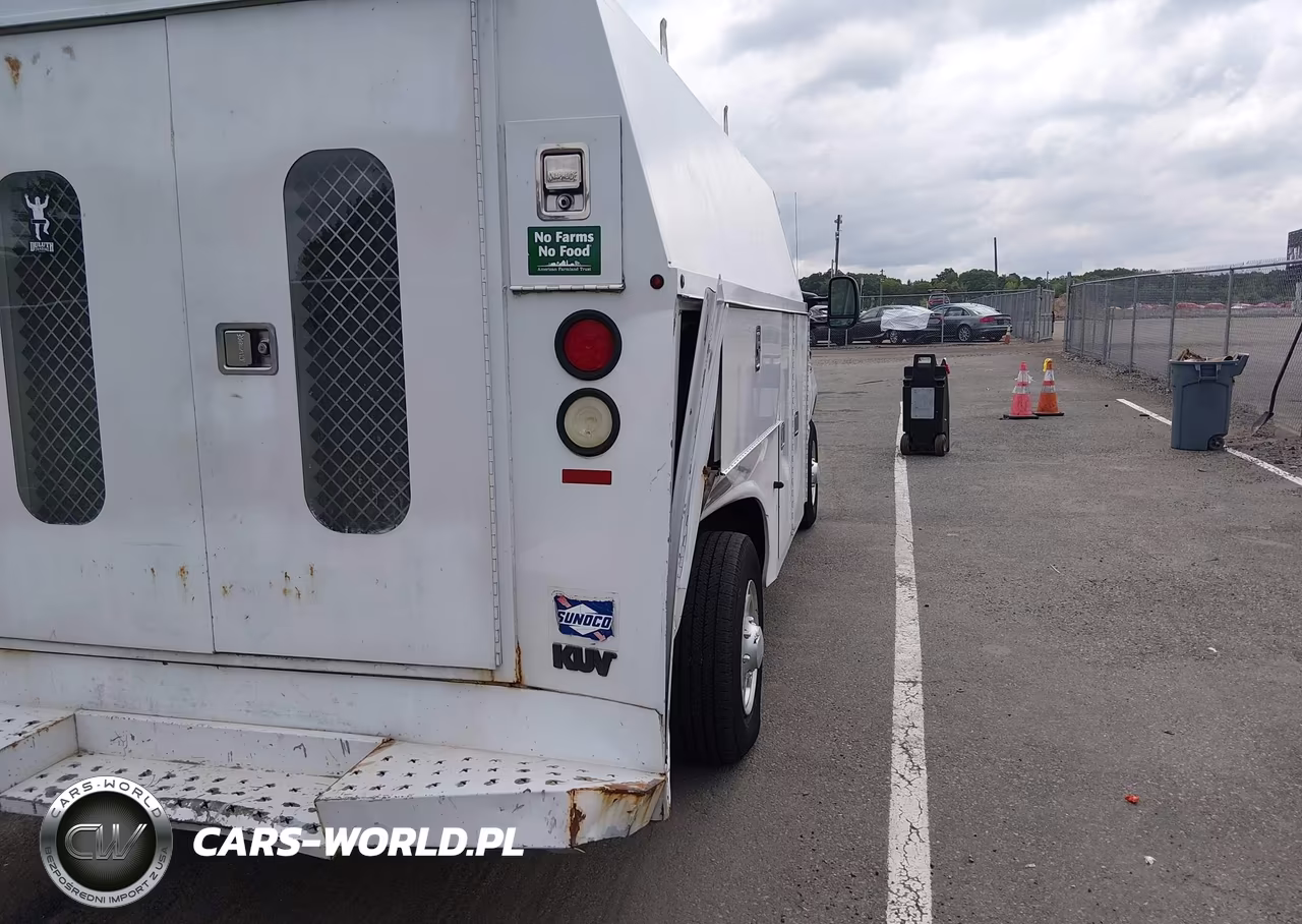 2013 Ford E-350 Cutaway VIN:1FDWE3FL4DDB26709 - 17