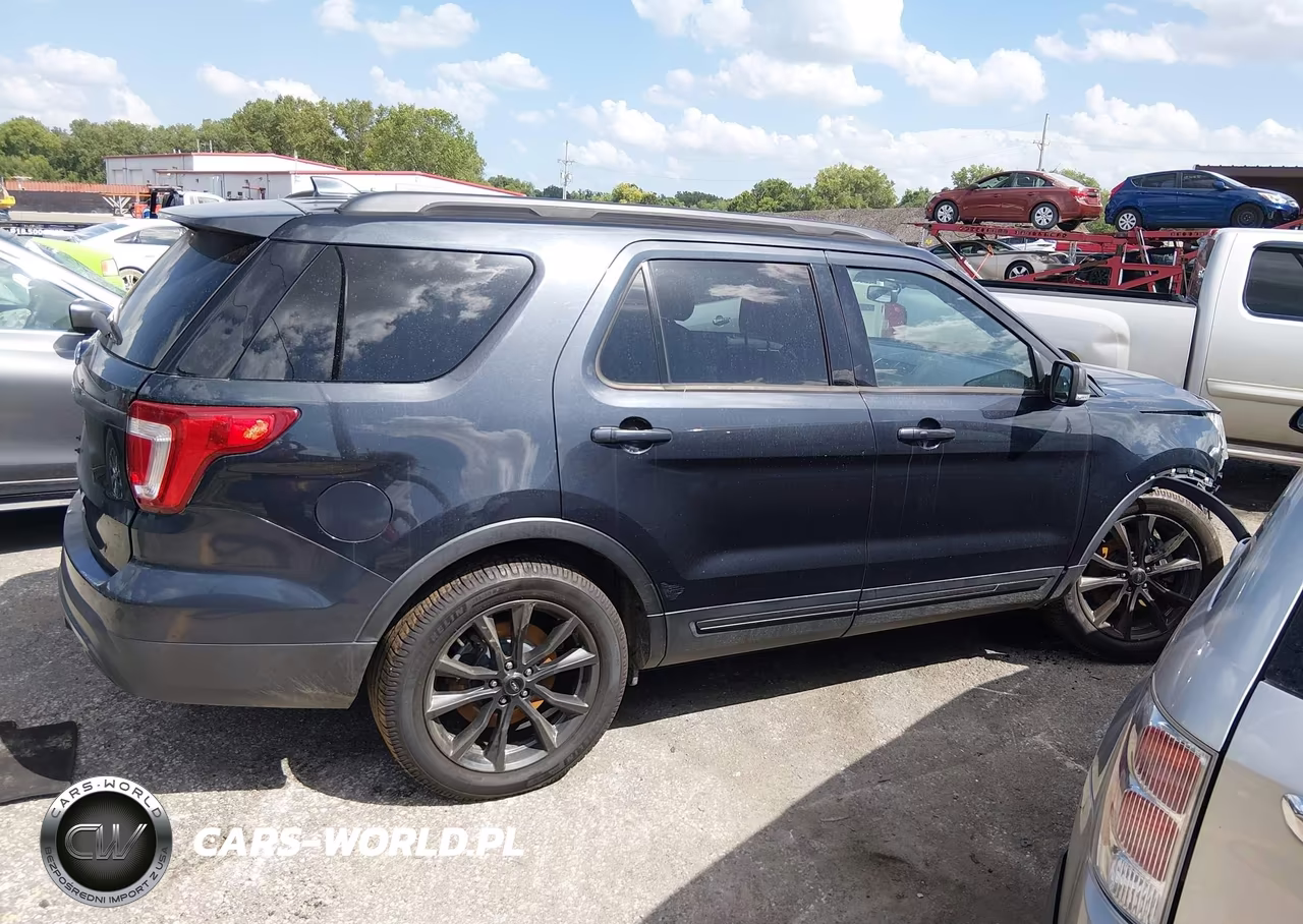 2017 Ford Explorer Xlt VIN:1FM5K7D85HGC21665 - 13