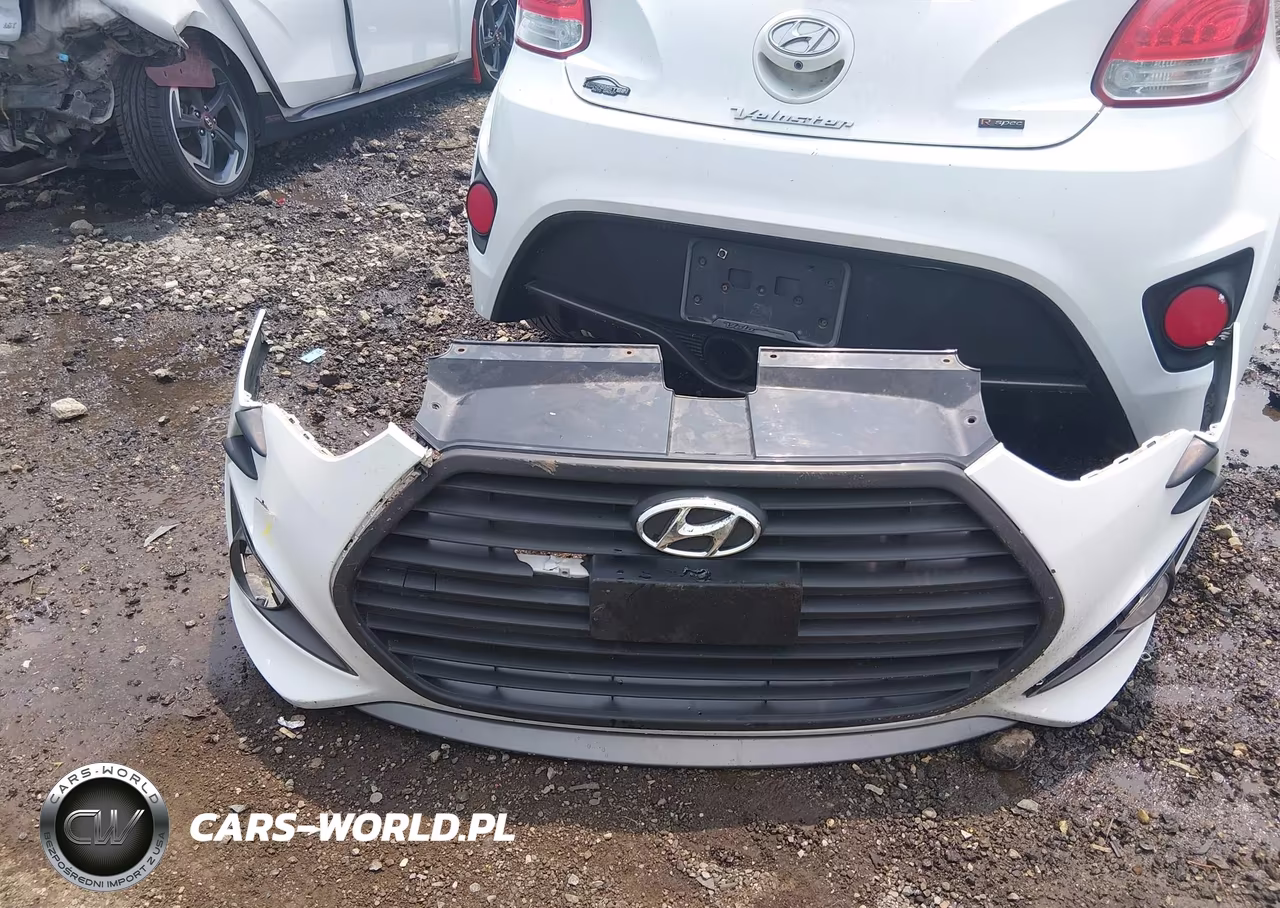 2016 Hyundai Veloster Turbo R-Spec VIN:KMHTC6AE5GU279557 - 12