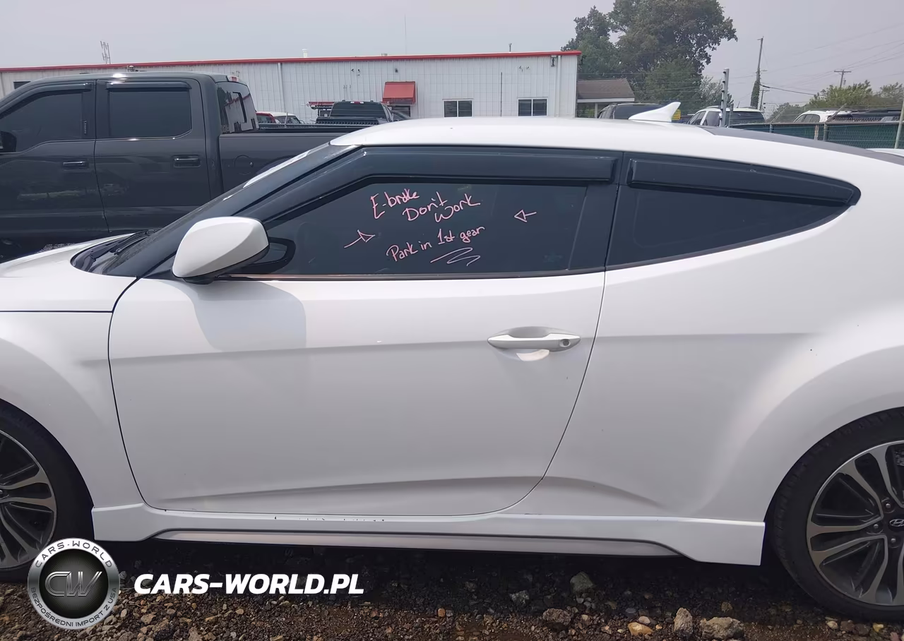 2016 Hyundai Veloster Turbo R-Spec VIN:KMHTC6AE5GU279557 - 15