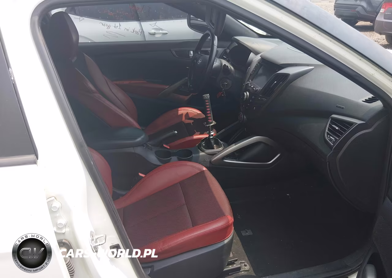 2016 Hyundai Veloster Turbo R-Spec VIN:KMHTC6AE5GU279557 - 5