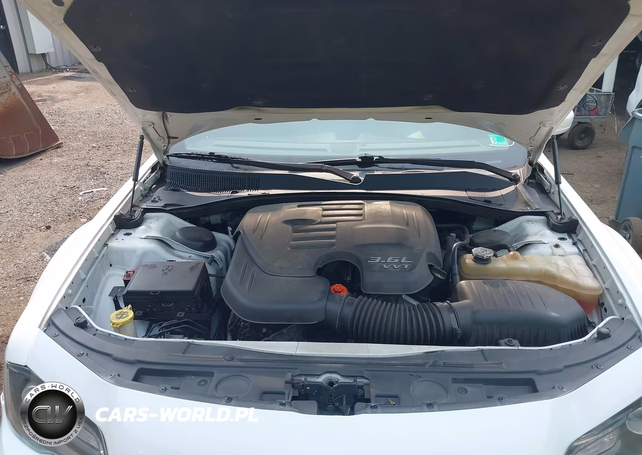 2019 Chrysler 300 VIN:2C3CCABGXKH516129 - 10
