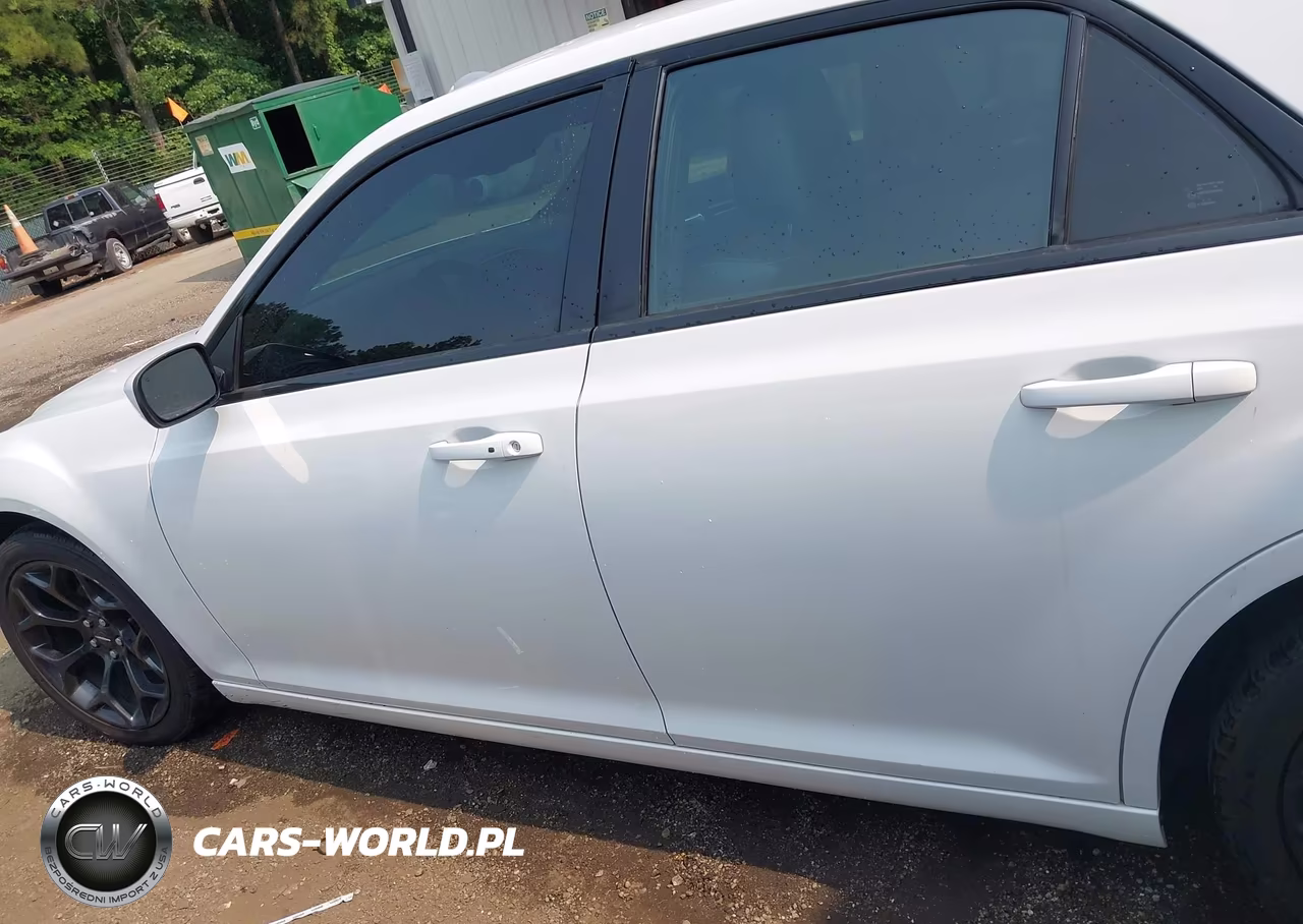 2019 Chrysler 300 VIN:2C3CCABGXKH516129 - 14