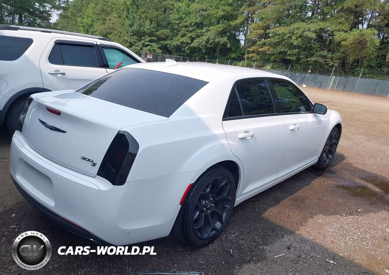 2019 Chrysler 300 VIN:2C3CCABGXKH516129 - 4