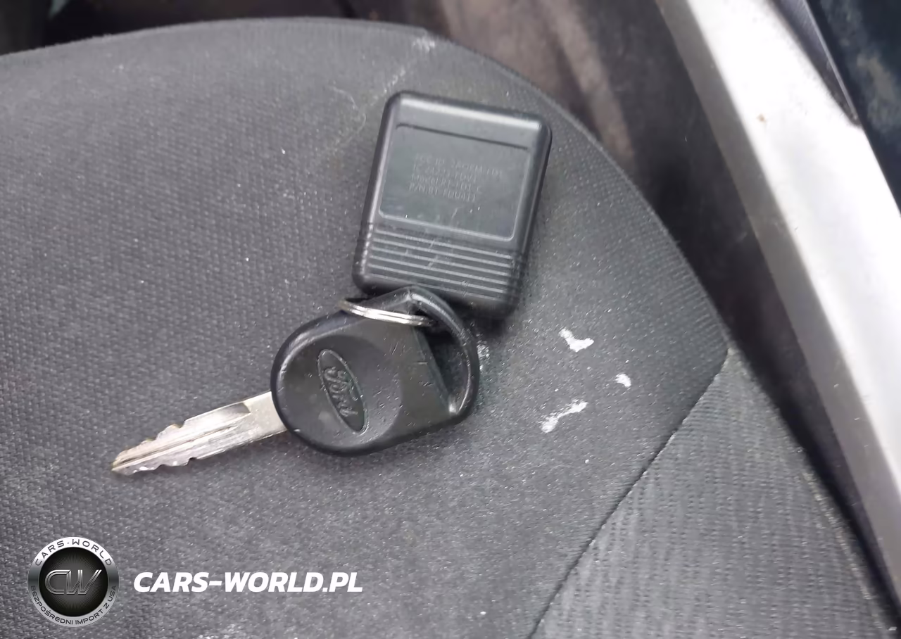 2008 Ford Focus Se-Ses VIN:1FAHP35N58W195256 - 11