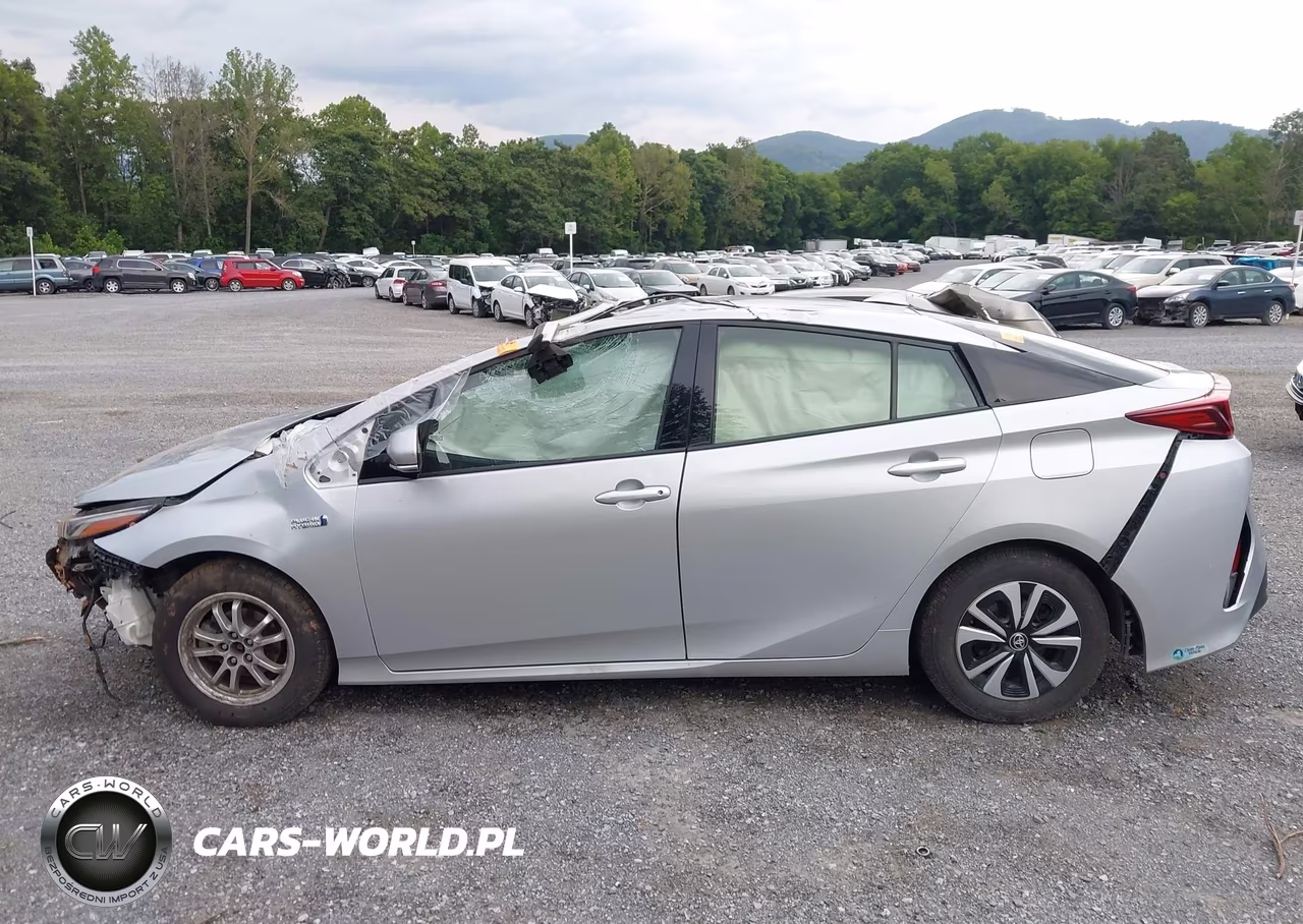 2017 Toyota Prius Prime Premium VIN:JTDKARFP3H3049993 - 14