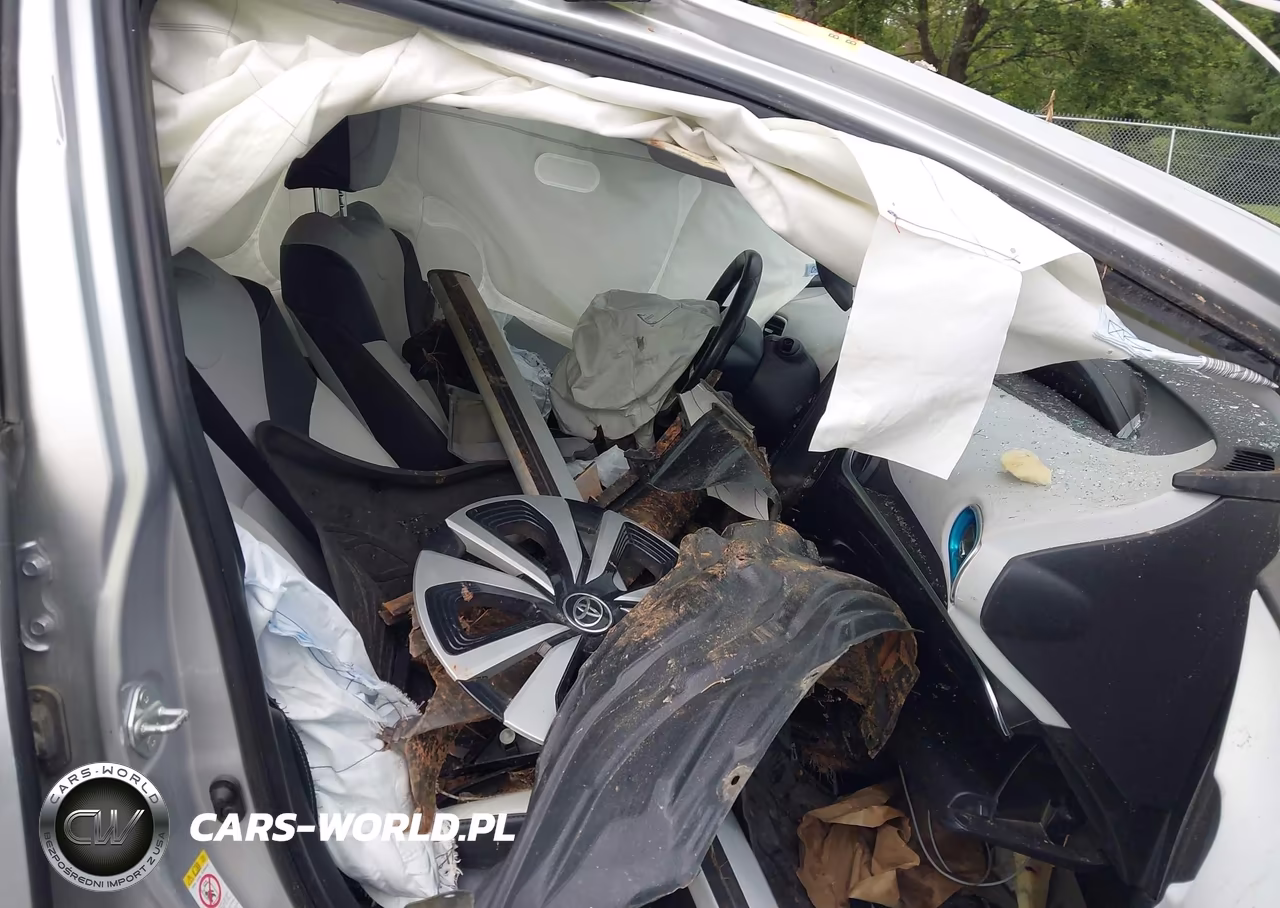 2017 Toyota Prius Prime Premium VIN:JTDKARFP3H3049993 - 5