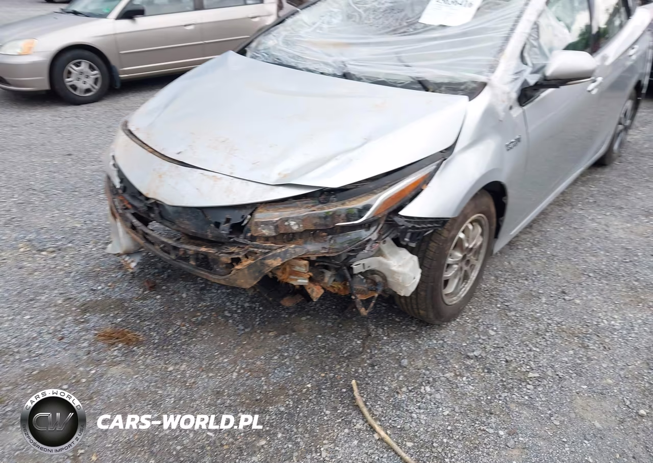 2017 Toyota Prius Prime Premium VIN:JTDKARFP3H3049993 - 6