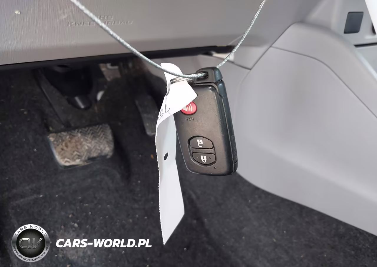 2016 Toyota Prius V Three VIN:JTDZN3EU5GJ055392 - 11