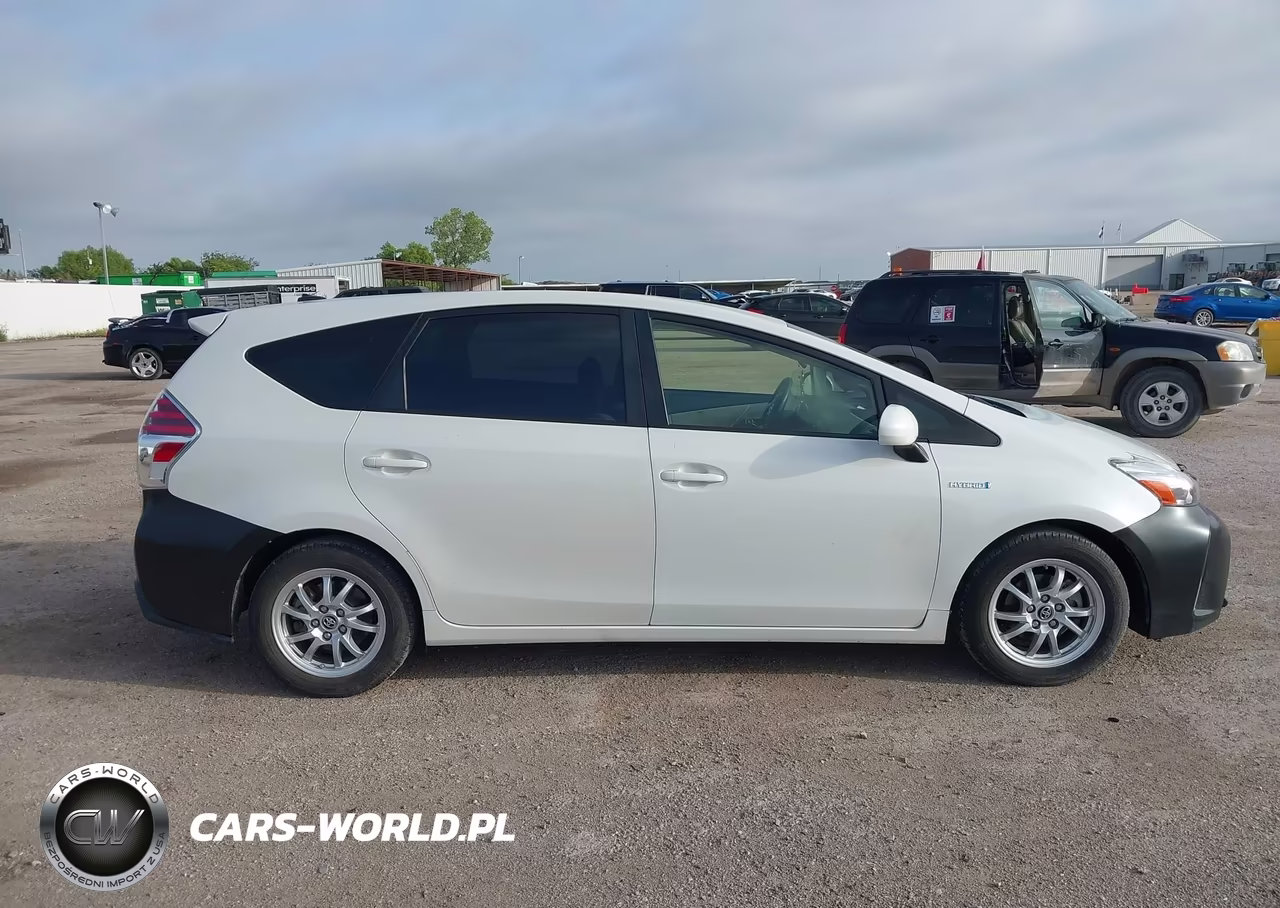 2016 Toyota Prius V Three VIN:JTDZN3EU5GJ055392 - 13