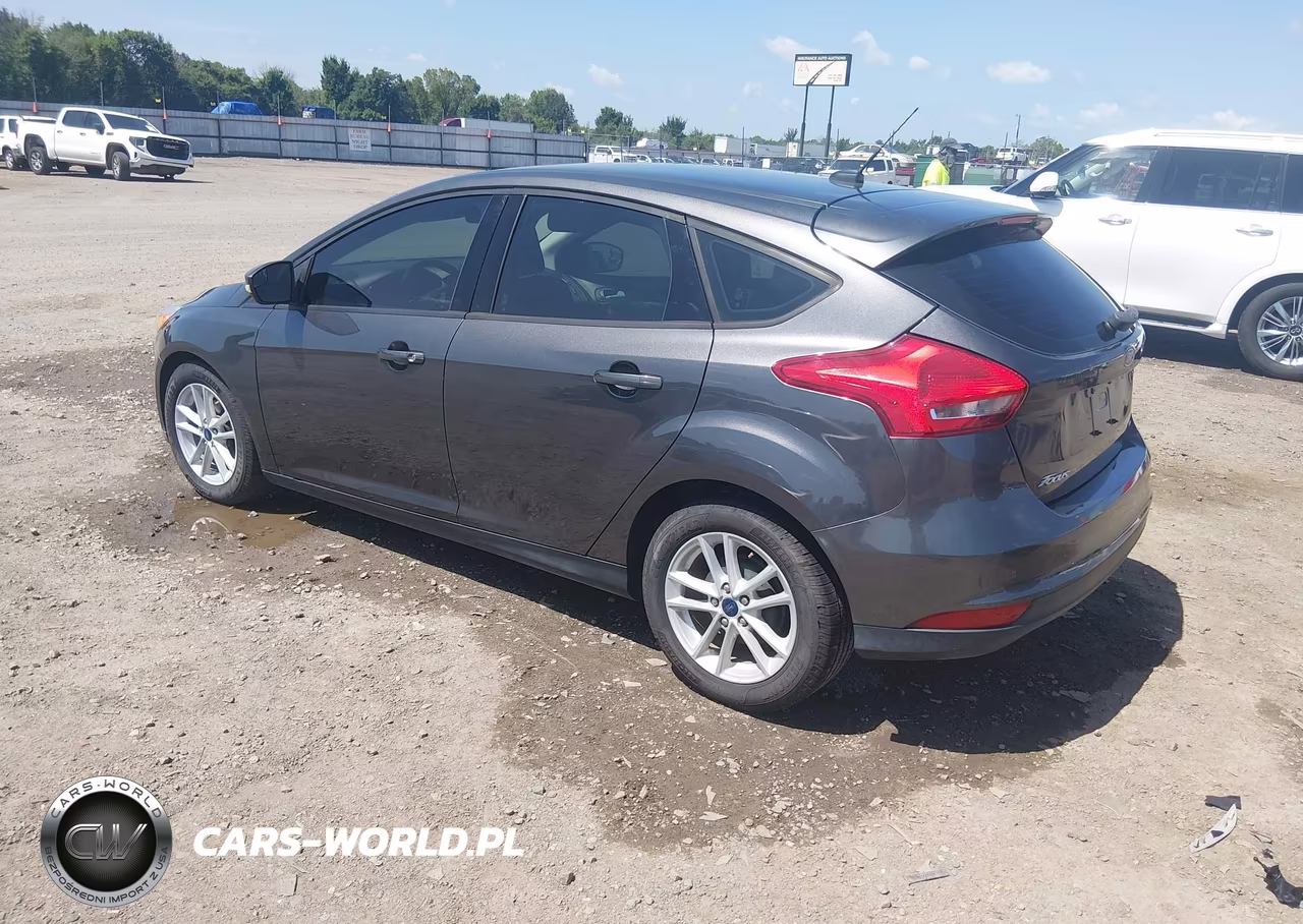 2017 Ford Focus Se VIN:1FADP3K2XHL282712 - 3