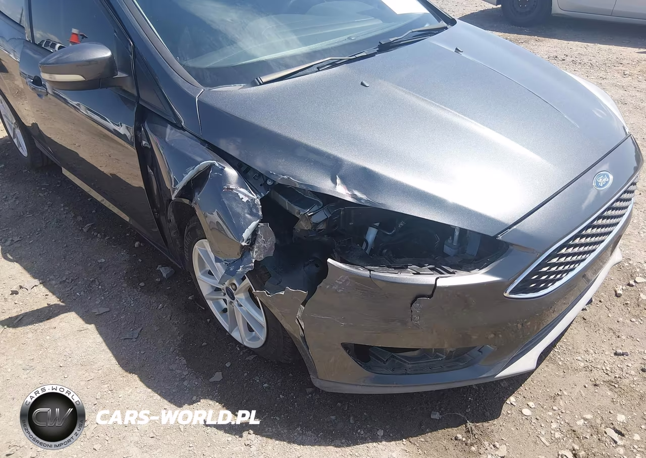 2017 Ford Focus Se VIN:1FADP3K2XHL282712 - 6