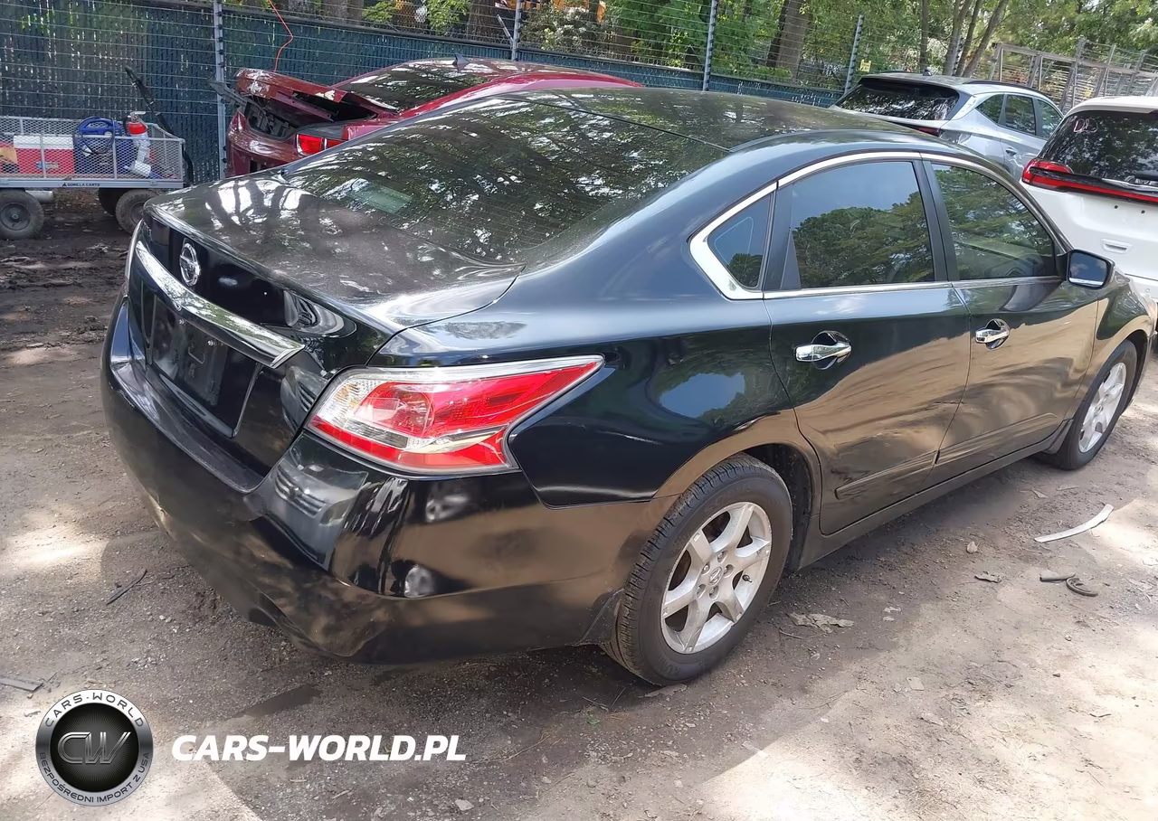 2015 Nissan Altima 2.5 S VIN:1N4AL3AP9FN886331 - 4