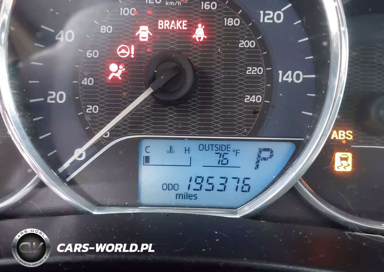 2015 Toyota Corolla Le VIN:2T1BURHE8FC243992 - 16