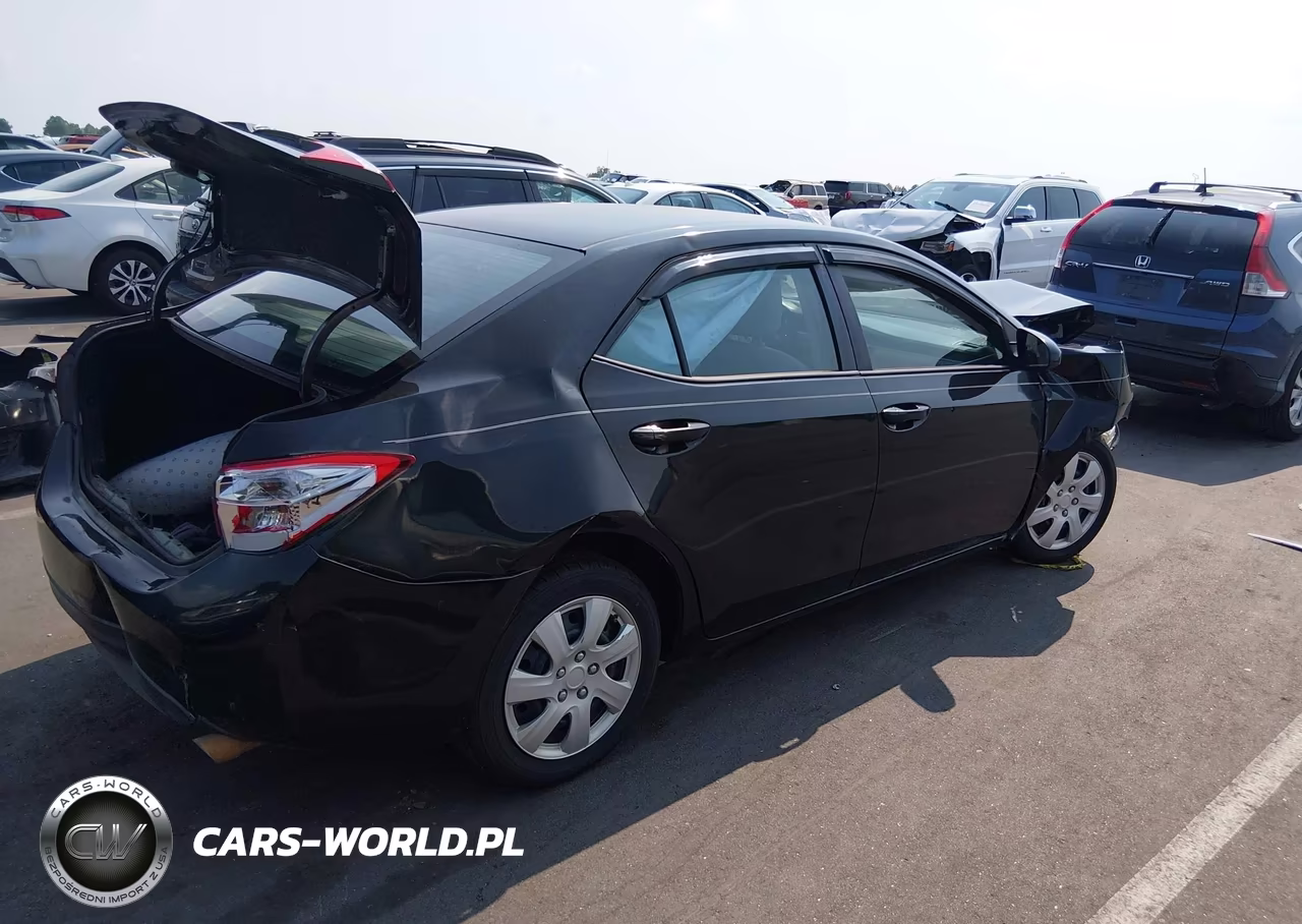 2015 Toyota Corolla Le VIN:2T1BURHE8FC243992 - 4