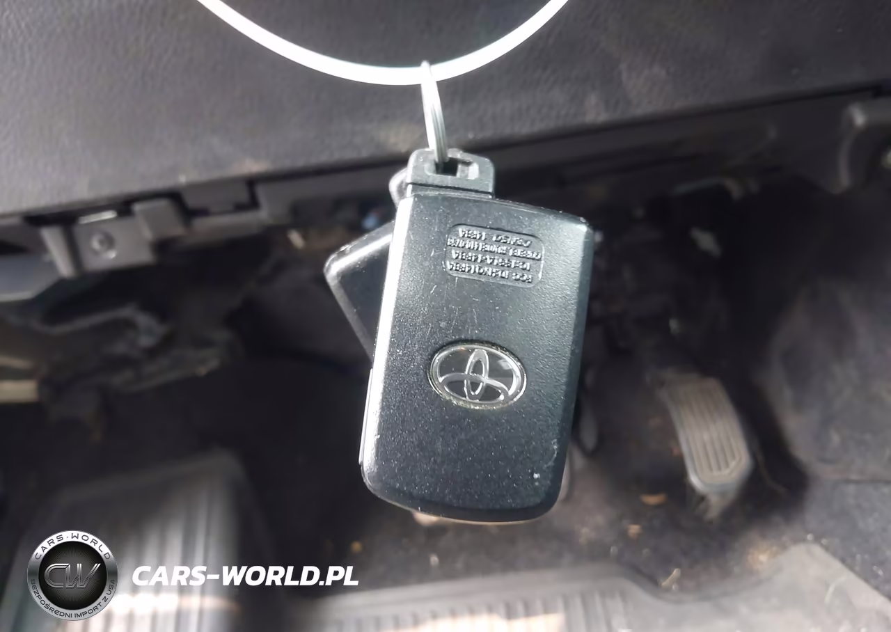 2017 Toyota Rav4 Xle VIN:2T3RFREVXHW693648 - 11