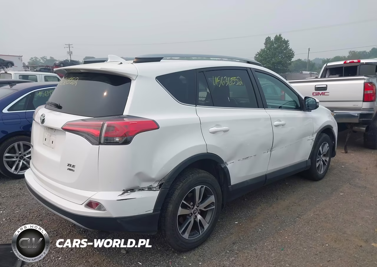 2017 Toyota Rav4 Xle VIN:2T3RFREVXHW693648 - 4